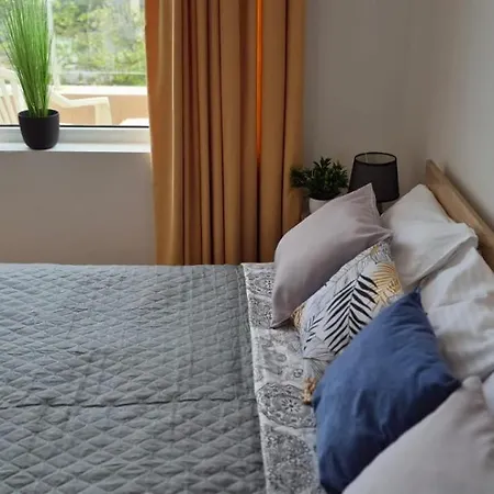 Elegant In Yassen By Menada Apartment